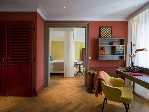 La Maison Hotel