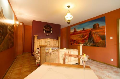 Hostal Guest House Western-city