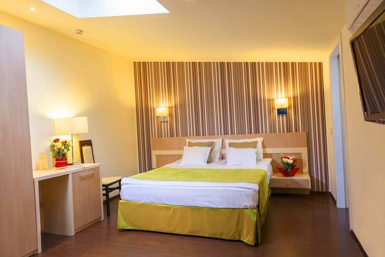 Trianon Hotel