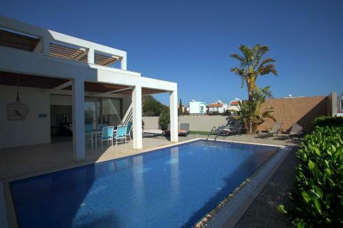 Villa Napa Pearl