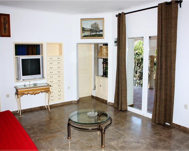 Hotel Residencia Miami Slu