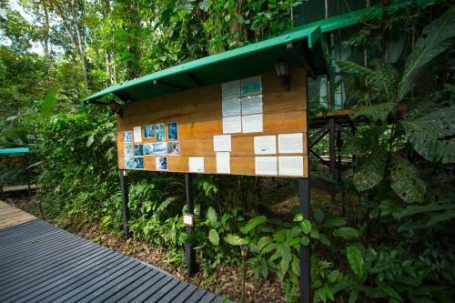 Almonds And Corals Lodge