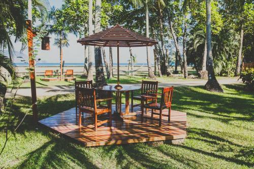 Hotel Tambor Tropical Beach Resort
