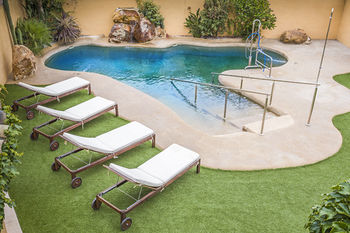Arohaz Hotel & Gastrobar