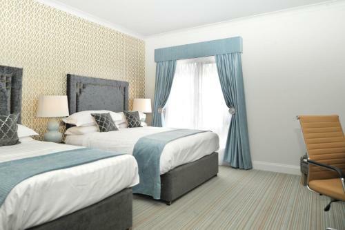 Treacys Oakwood Hotel