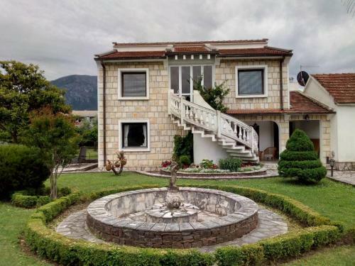 Leisure House Jovovic