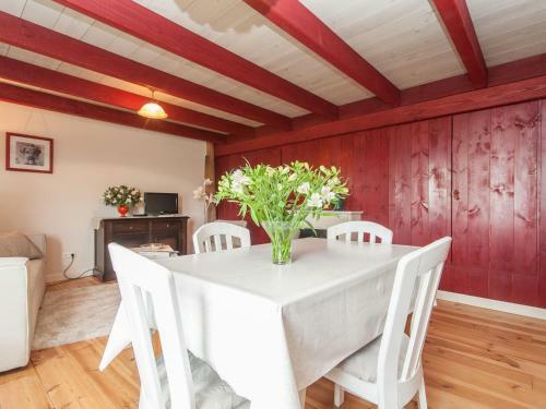 Beautiful Apartment In Burgerbrug Near Beach