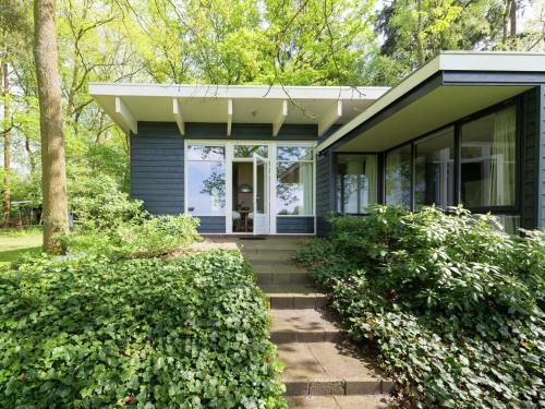 Spacious Holiday Home In The Woods In Doldersum