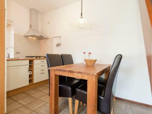 Spacious Apartment In Oosterend Terschelling Amidst Meadows