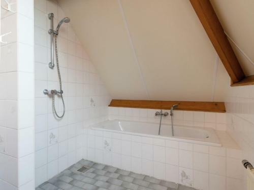 Spacious Apartment In Oosterend Terschelling Amidst Meadows