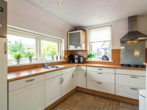 Comfortable Cottage Near Sea In Oosterend Terschelling