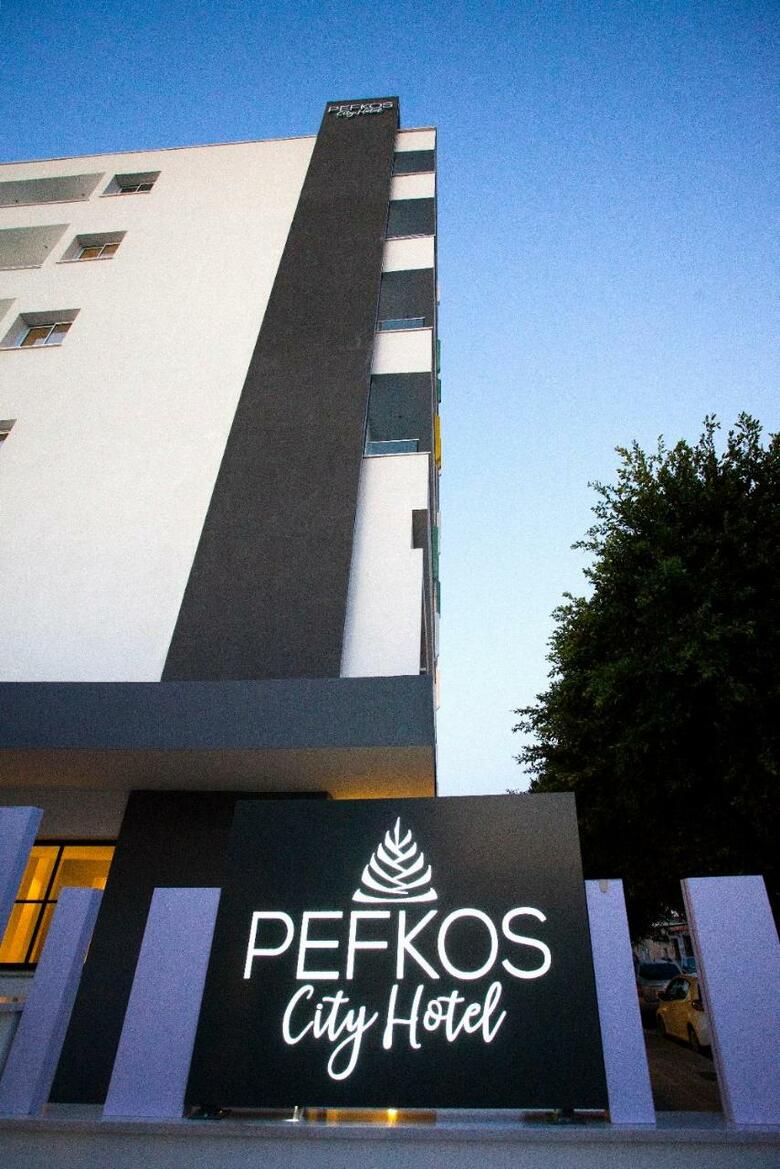 Hotel Pefkos