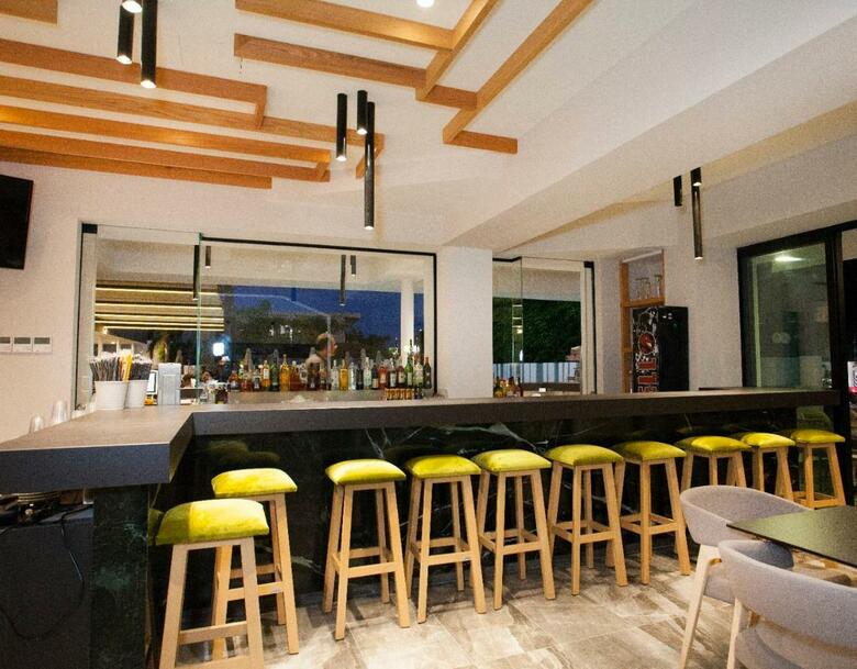 Hotel Pefkos