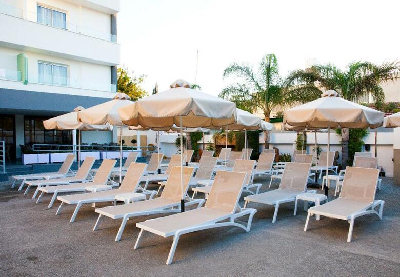 Hotel Pefkos