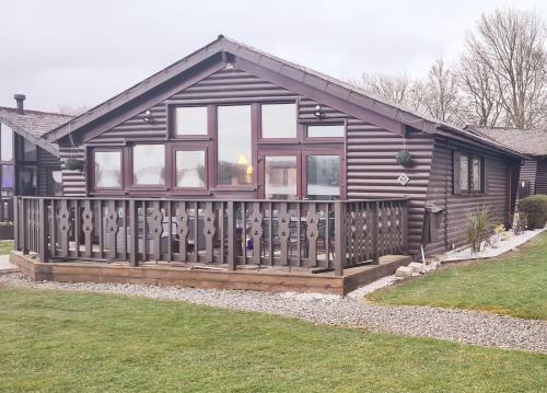 Fenna Lakeside Lodge - Pine Lake Resort