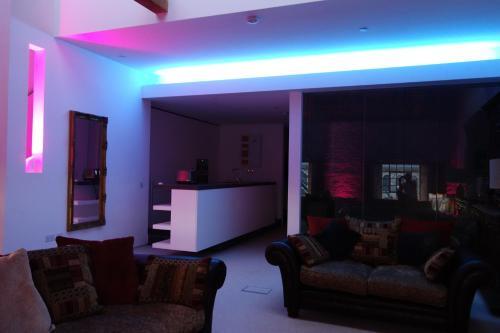 Luxury Royal William Yard Apartment - Mills Bakery
