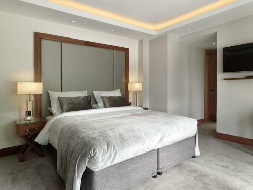 One Warwick Park Hotel