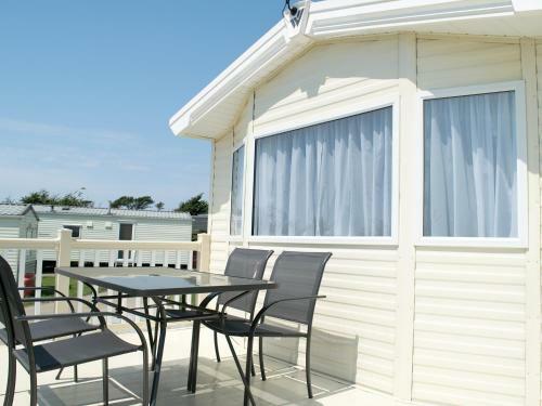 Bude Holiday Resort - Families And Couples Only