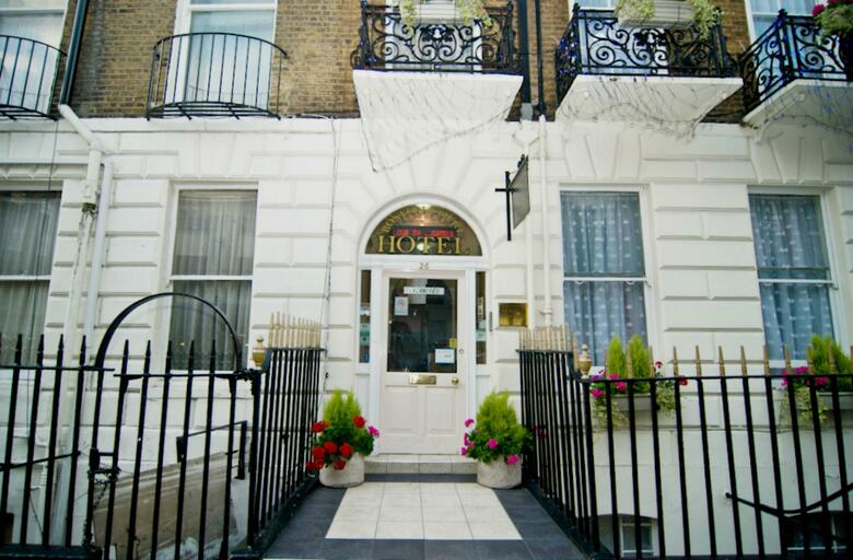 Boston Court Hotel