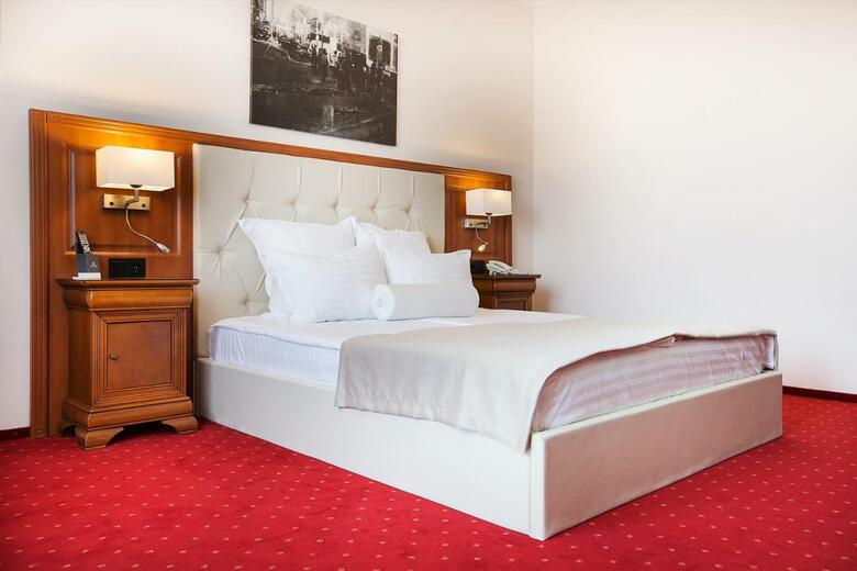 Hotel Athos R.m.t.