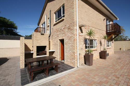 Hostal Marren House
