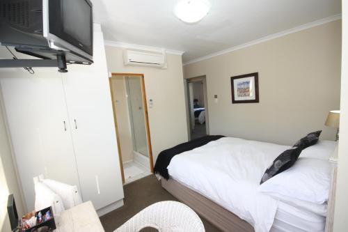 Hostal Marren House