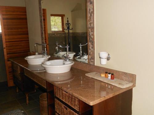 Izapa Bush And Game Lodge