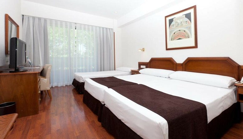 Hotel Senator Barajas