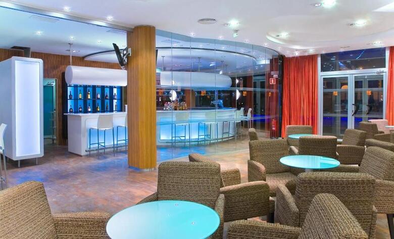 Hotel Rh Royal S�lo Adultos