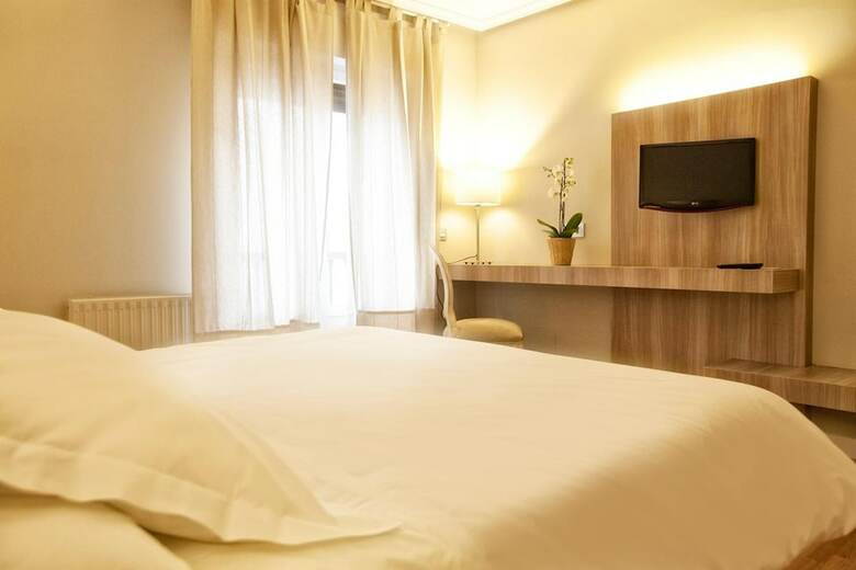 Hotel Arcea Los Lagos