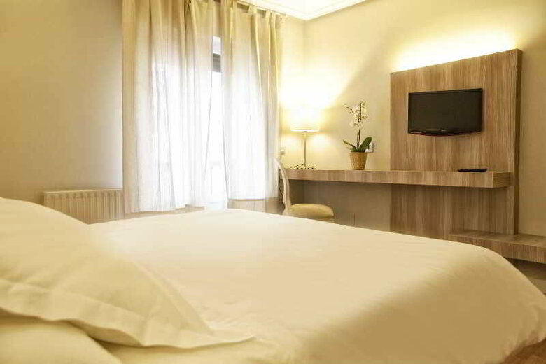 Hotel Arcea Los Lagos