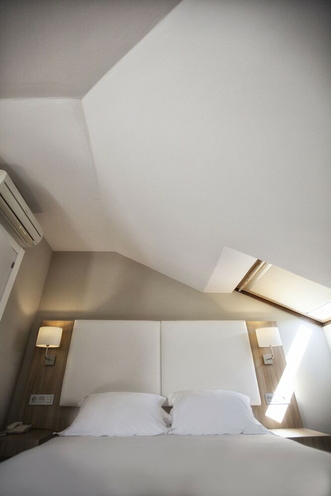 Hotel Arcea Los Lagos