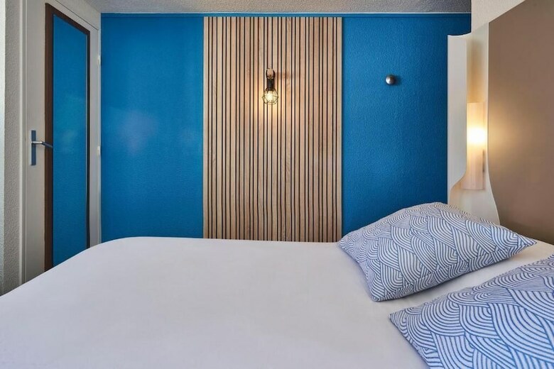 Hotel Campanile La- Verrifre