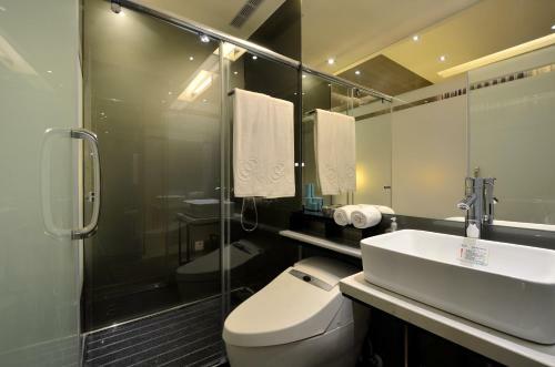 Amici Hotel Six Star Hostel