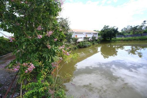 Baanpooya Hotel And Resort