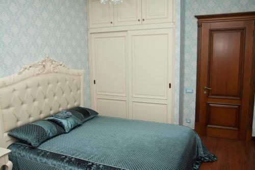 Apartment On Franzuskiy Boulevard 9