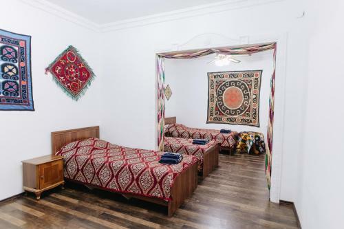 Hostal Trip.le Guest House