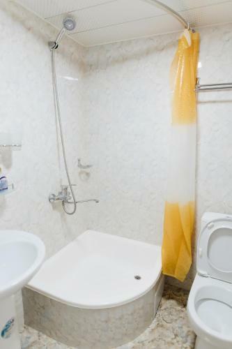 Hostal Trip.le Guest House