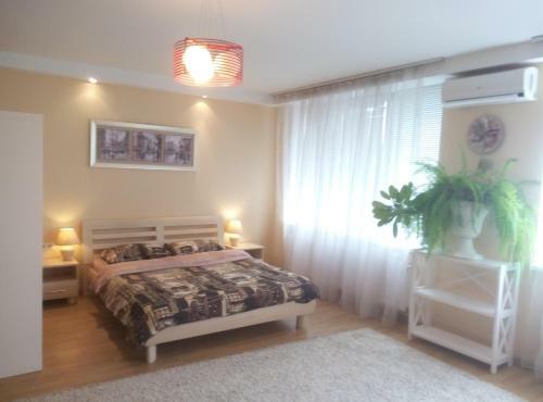 Apartment Red And White