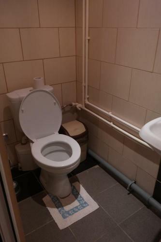 Hostal Guest House Revolyutsii 28