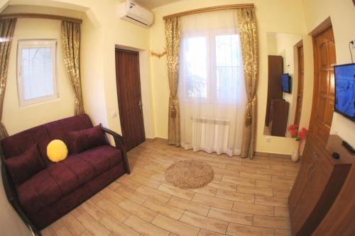 Hostal Apartments With 2 Bedroom Layma