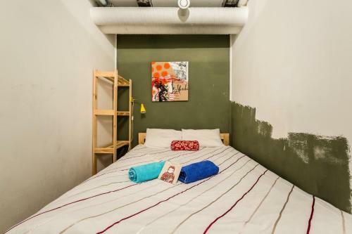 Hostel Whose Suitcase