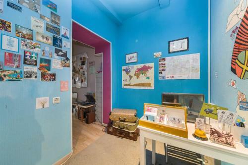 Hostel Whose Suitcase