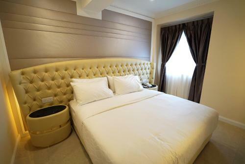 Ritzton Hotel