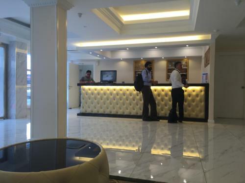 Ritzton Hotel
