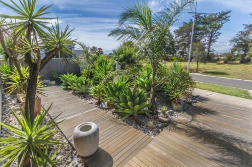 Currawong Close - Pool & Alfresco - Rejuvenate Stays