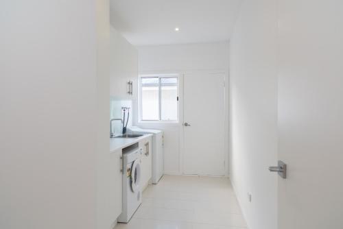 Currawong Close - Pool & Alfresco - Rejuvenate Stays