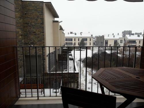 Apartamentos Valle De Tena - Las Margas Golf
