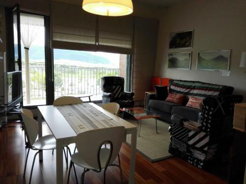 Apartamentos Valle De Tena - Las Margas Golf
