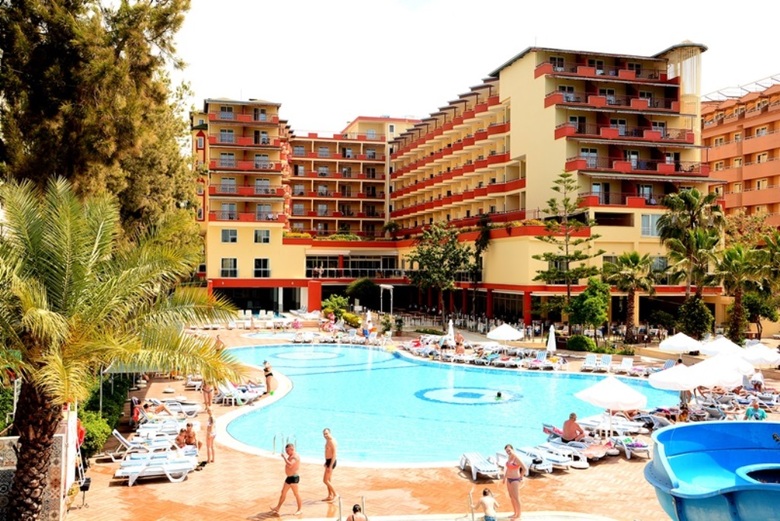 Hotel Holiday Park Resort